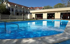 Matyas Kiraly Gyogy- Es Wellness Hotel
